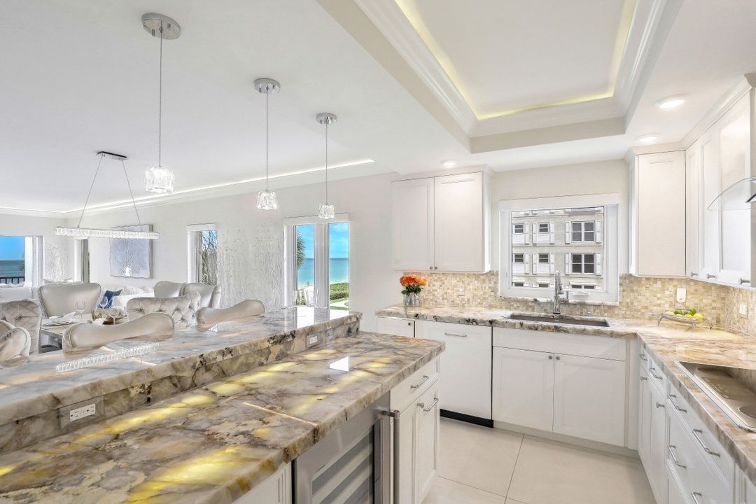 2885 Gulf Shore Blvd N #201, Naples, FL 34103