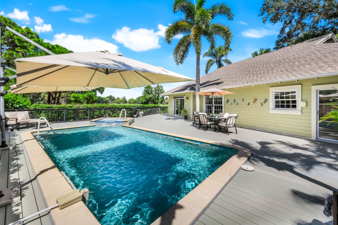 28 Golf Cottage Dr, Naples, FL 34105