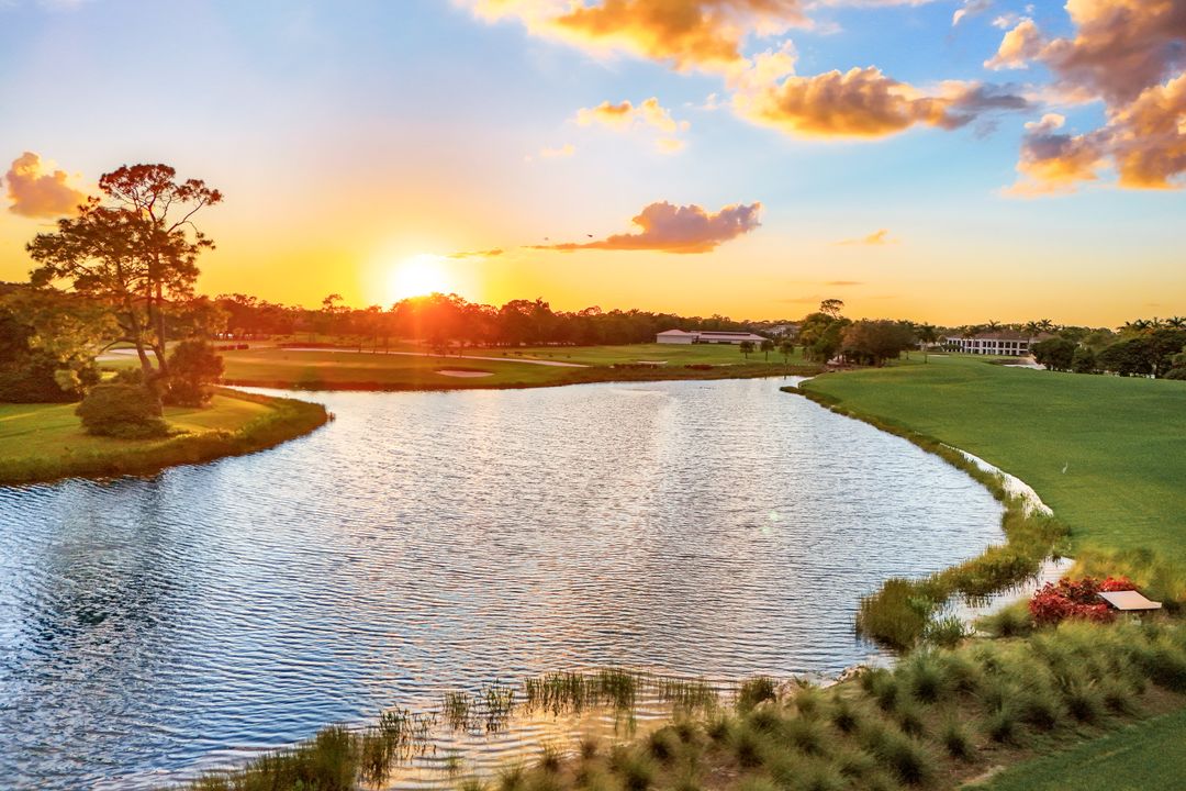 28 Golf Cottage Dr, Naples, FL 34105