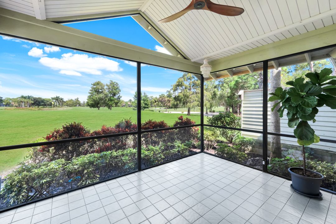 28 Golf Cottage Dr, Naples, FL 34105