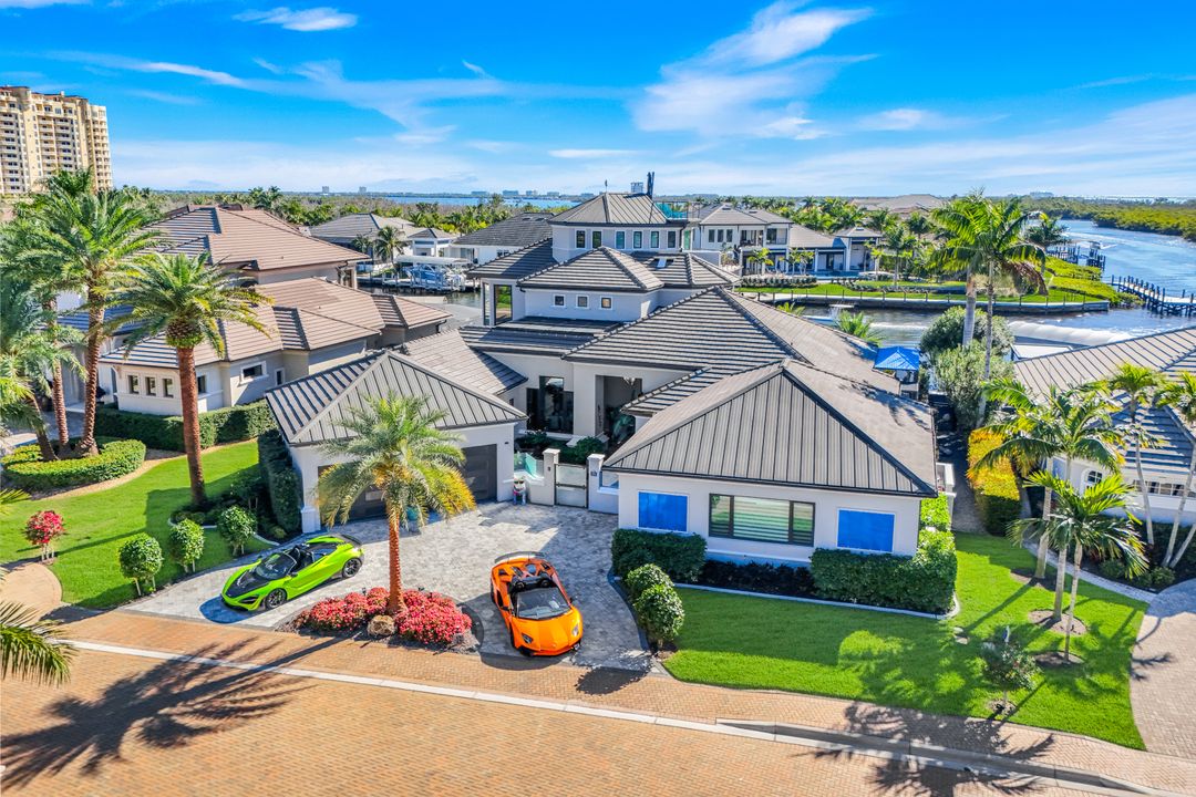 1518 Hermitage Ln, Cape Coral, FL 33914