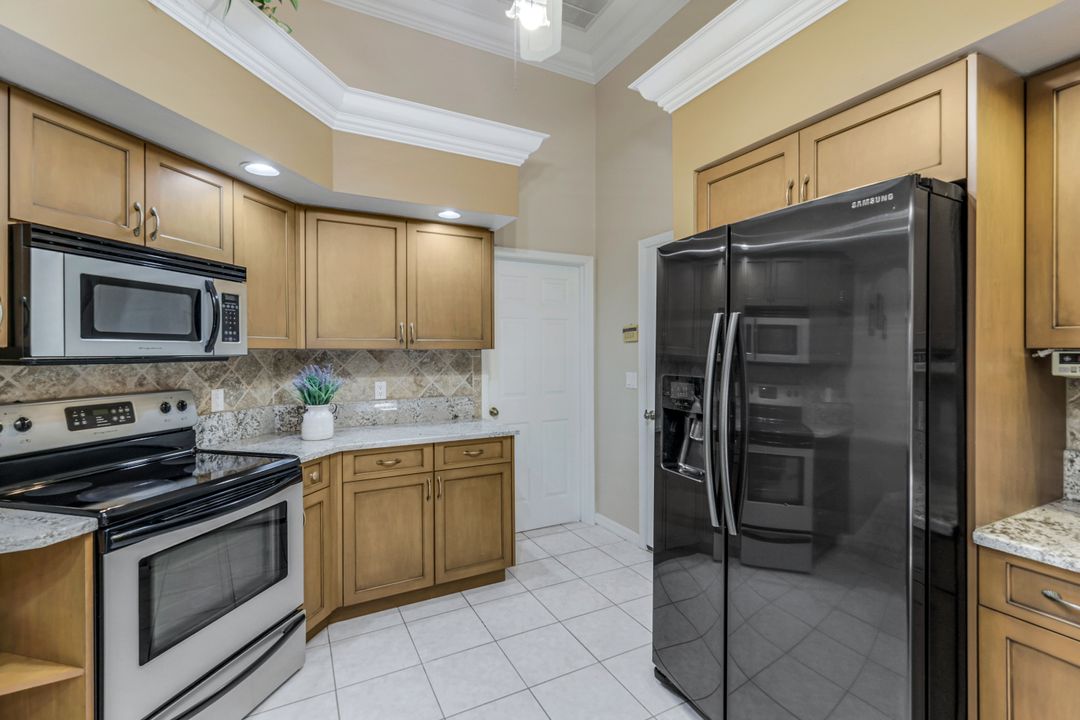 128 Heritage Way, Naples, FL 34110