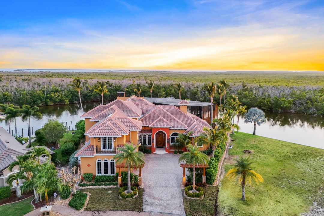 1532 Hermitage Ln, Cape Coral, FL 33914