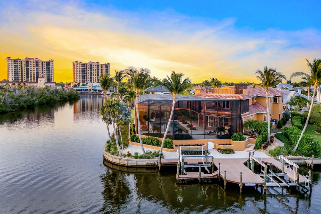 1532 Hermitage Ln, Cape Coral, FL 33914