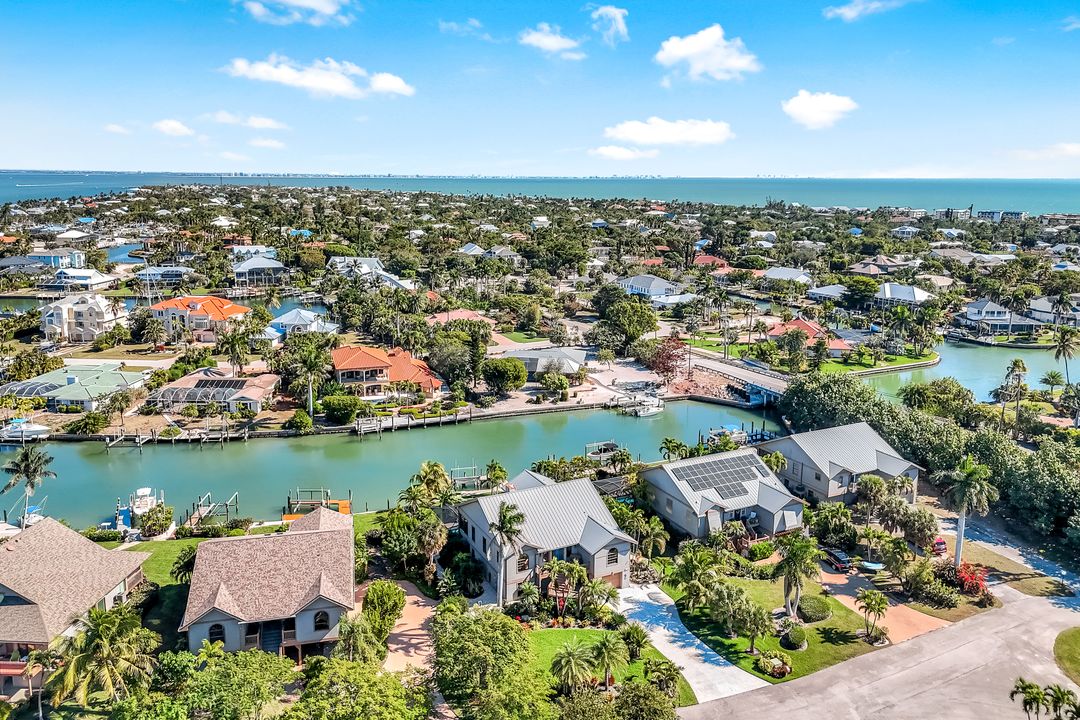 1126 Harbour Cottage Ct, Sanibel, FL 33957
