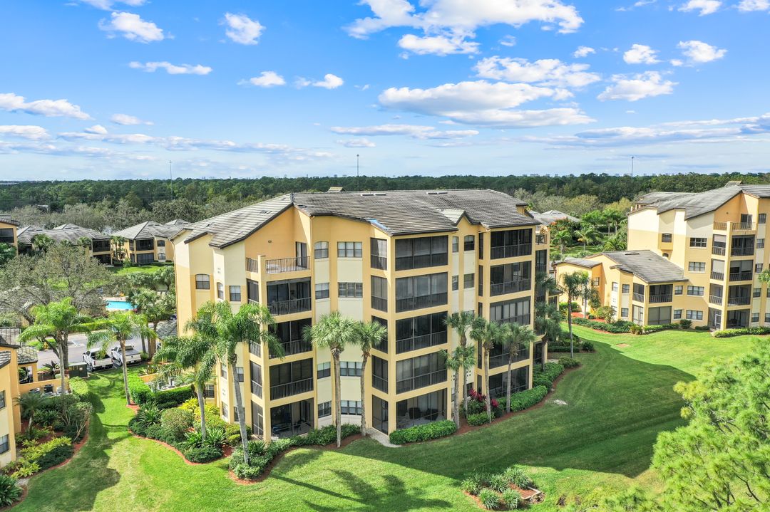 220 Vintage Cir #B101, Naples, FL 34119