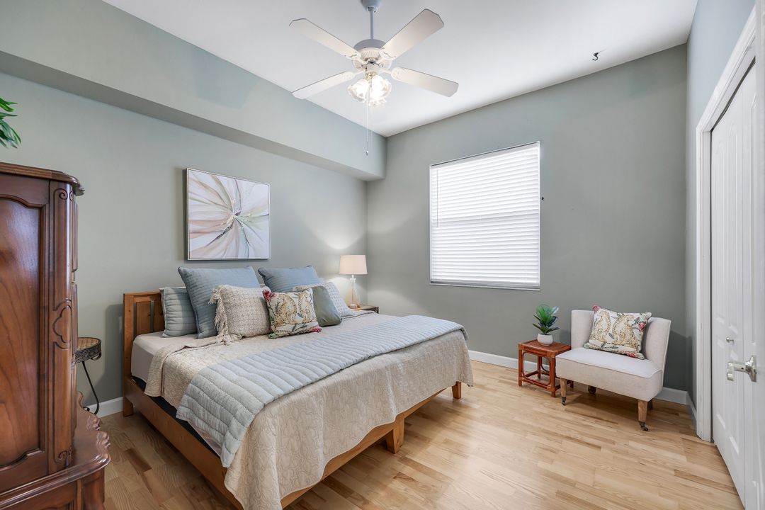 2237 Heritage Greens Dr, Naples, FL 34119