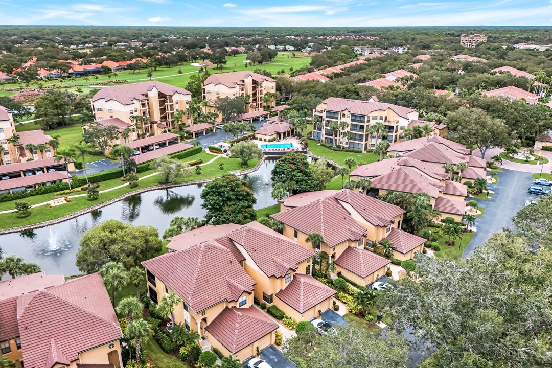 178 Vintage Cir # M-202, Naples, FL 34119