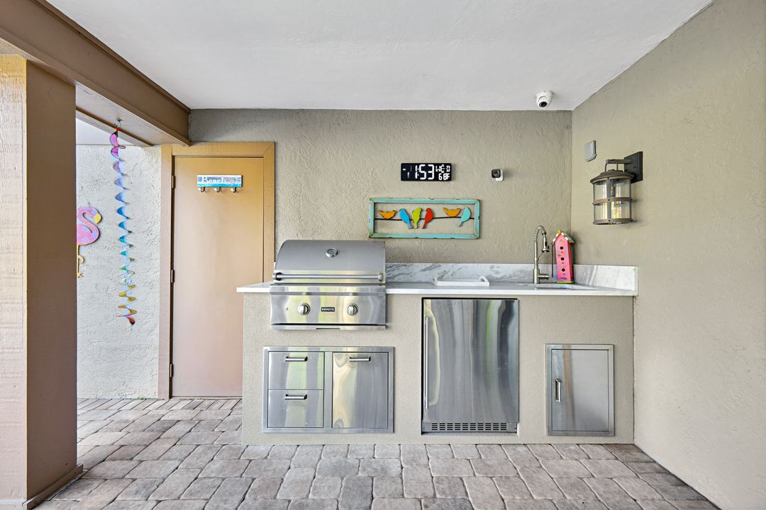 1126 Harbour Cottage Ct, Sanibel, FL 33957