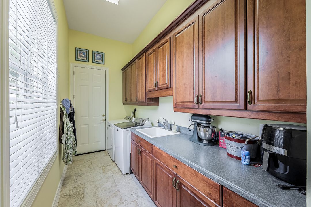 3629 Olde Cottage Ln, Bonita Springs, FL 34134