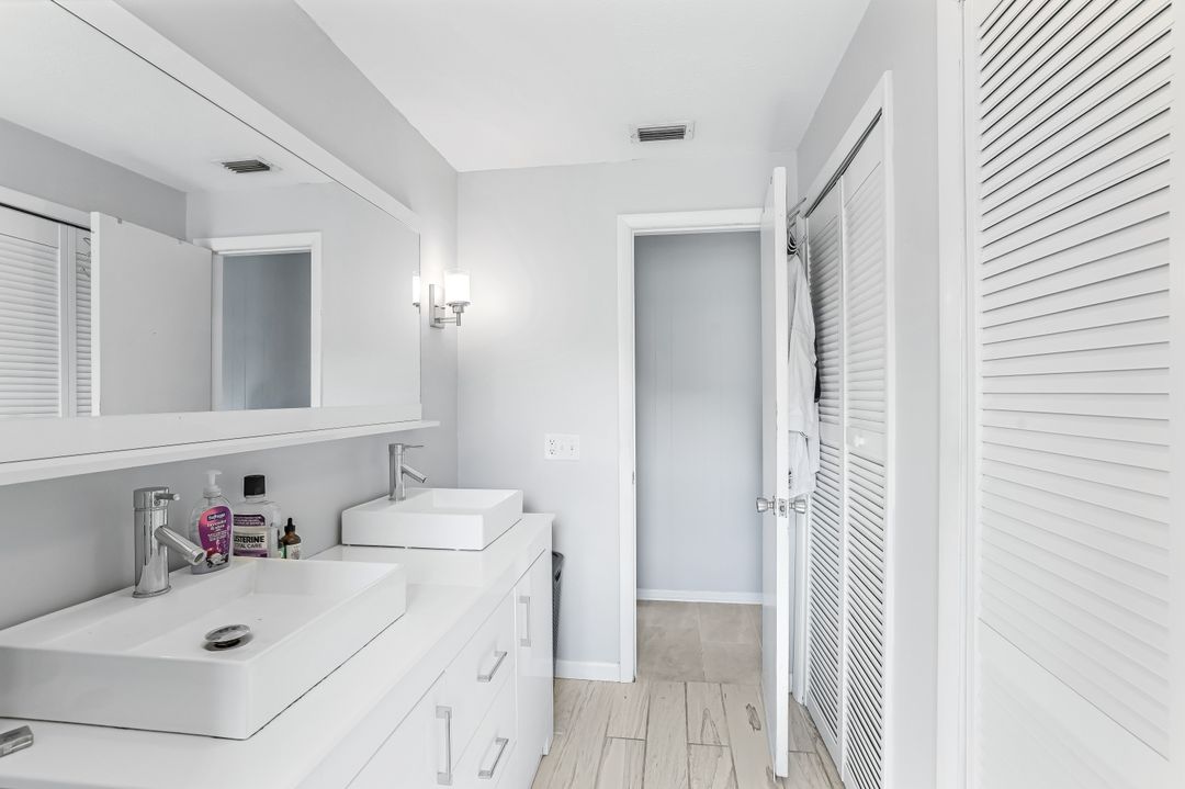 1670 N Hermitage Rd, Fort Myers, FL 33919