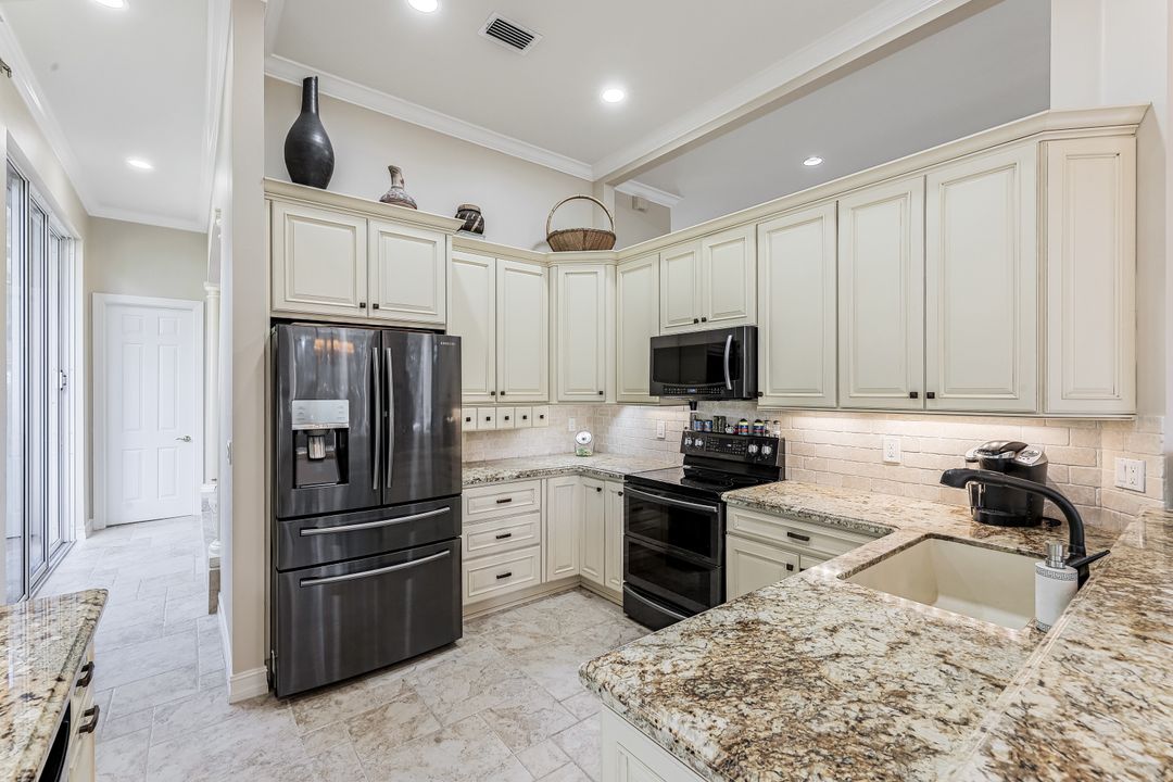 3629 Olde Cottage Ln, Bonita Springs, FL 34134