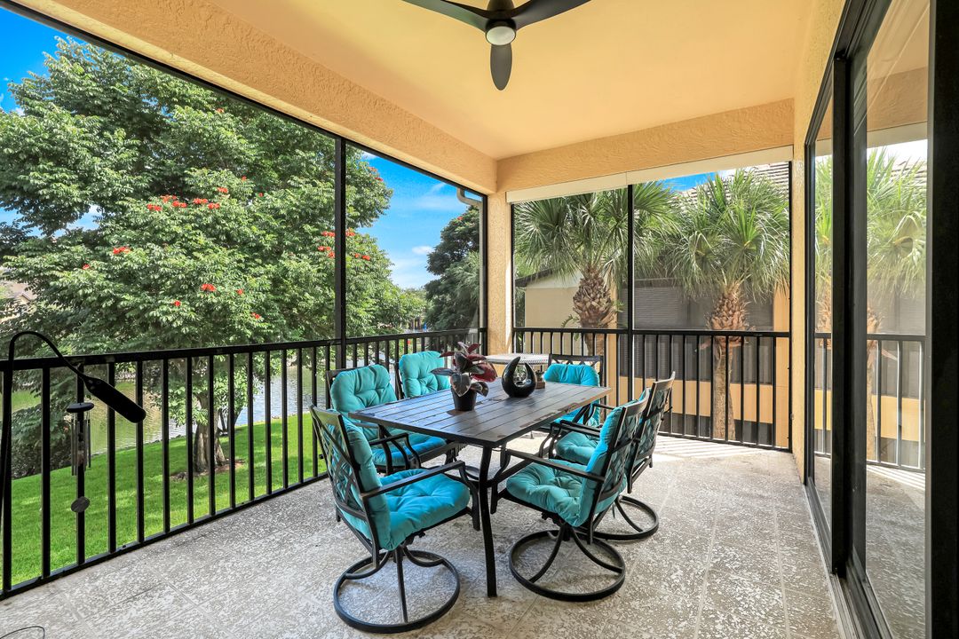 178 Vintage Cir # M-202, Naples, FL 34119