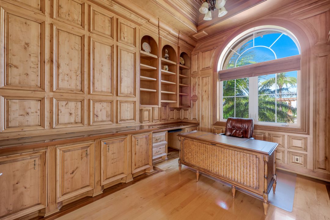 1532 Hermitage Ln, Cape Coral, FL 33914