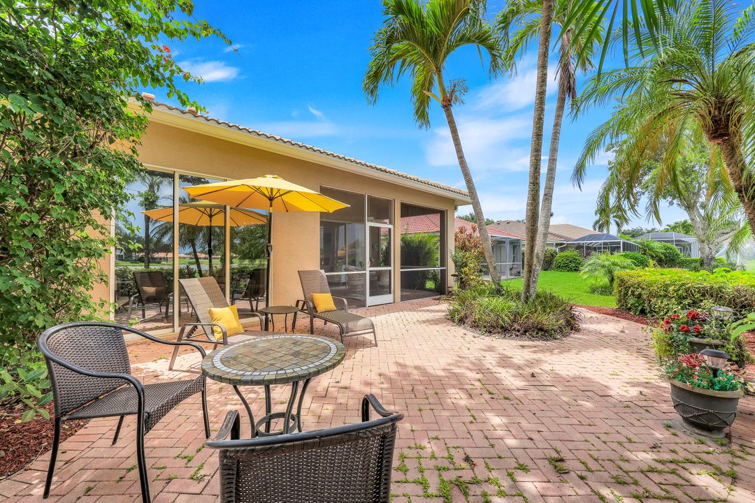2237 Heritage Greens Dr, Naples, FL 34119
