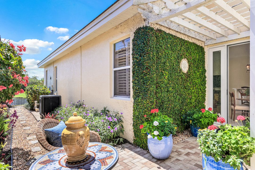 3687 Olde Cottage Ln, Bonita Springs, FL 34134