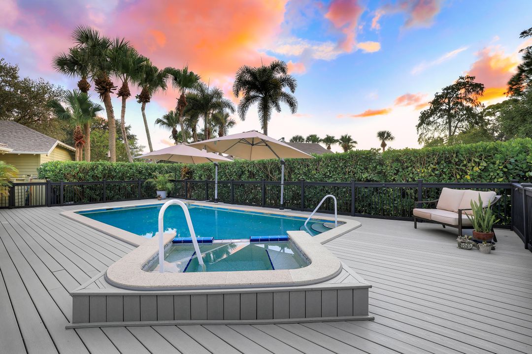 28 Golf Cottage Dr, Naples, FL 34105