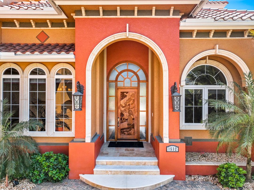 1532 Hermitage Ln, Cape Coral, FL 33914