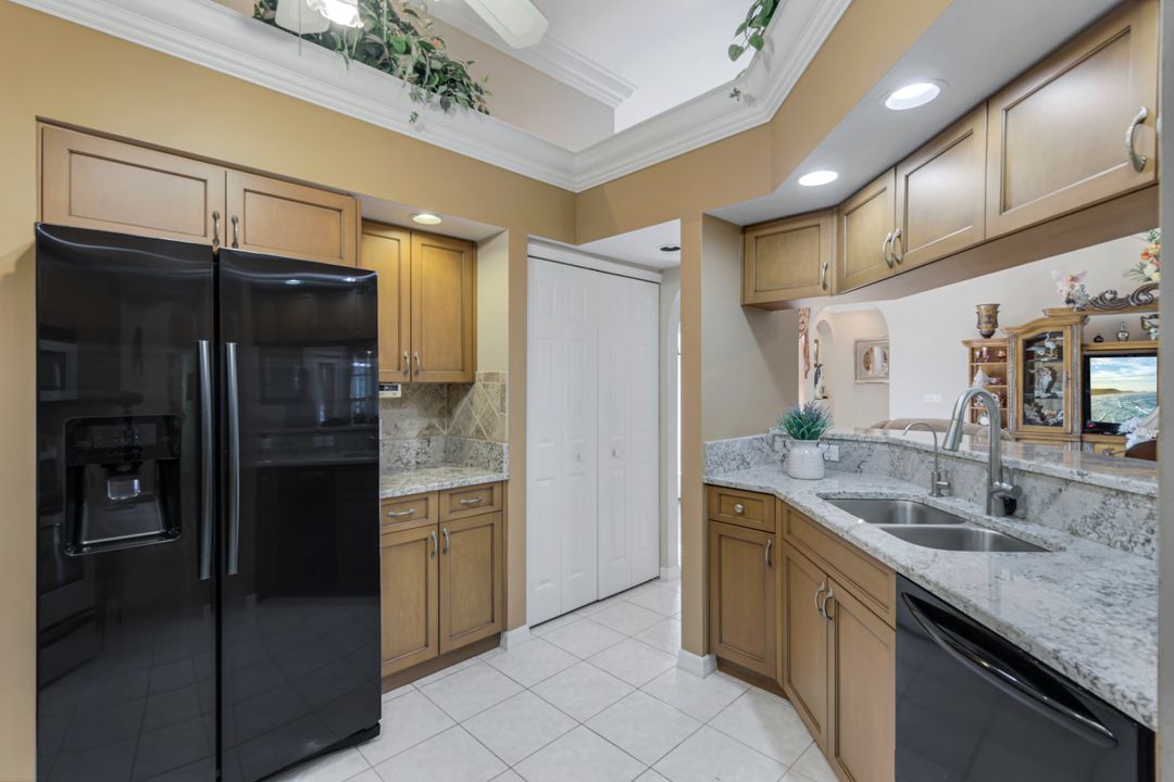 128 Heritage Way, Naples, FL 34110