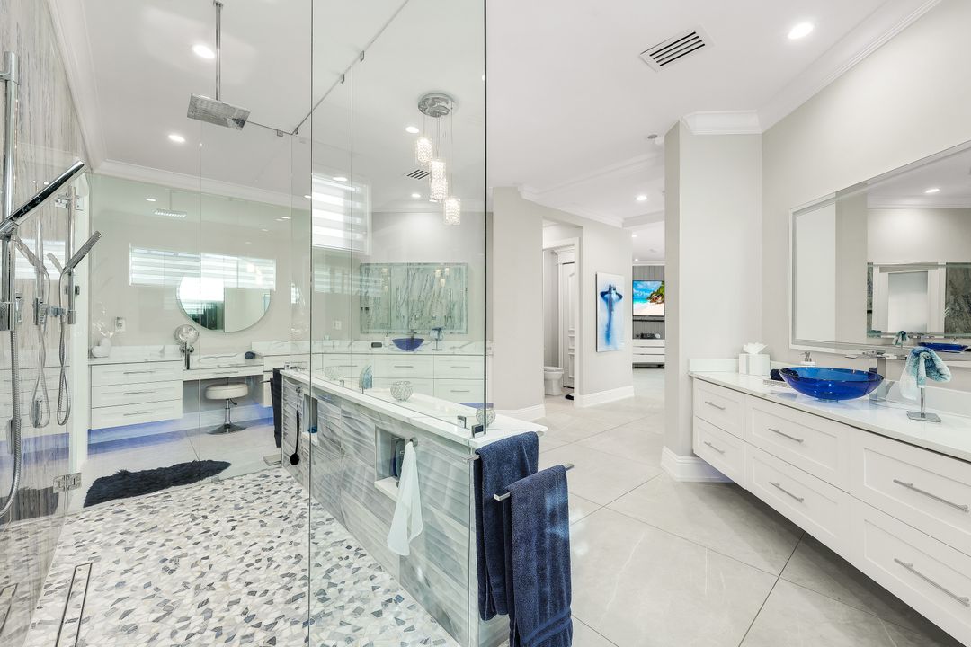 1518 Hermitage Ln, Cape Coral, FL 33914