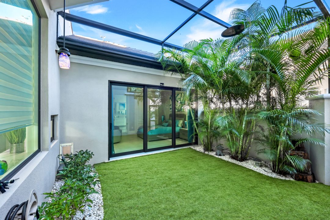 1518 Hermitage Ln, Cape Coral, FL 33914