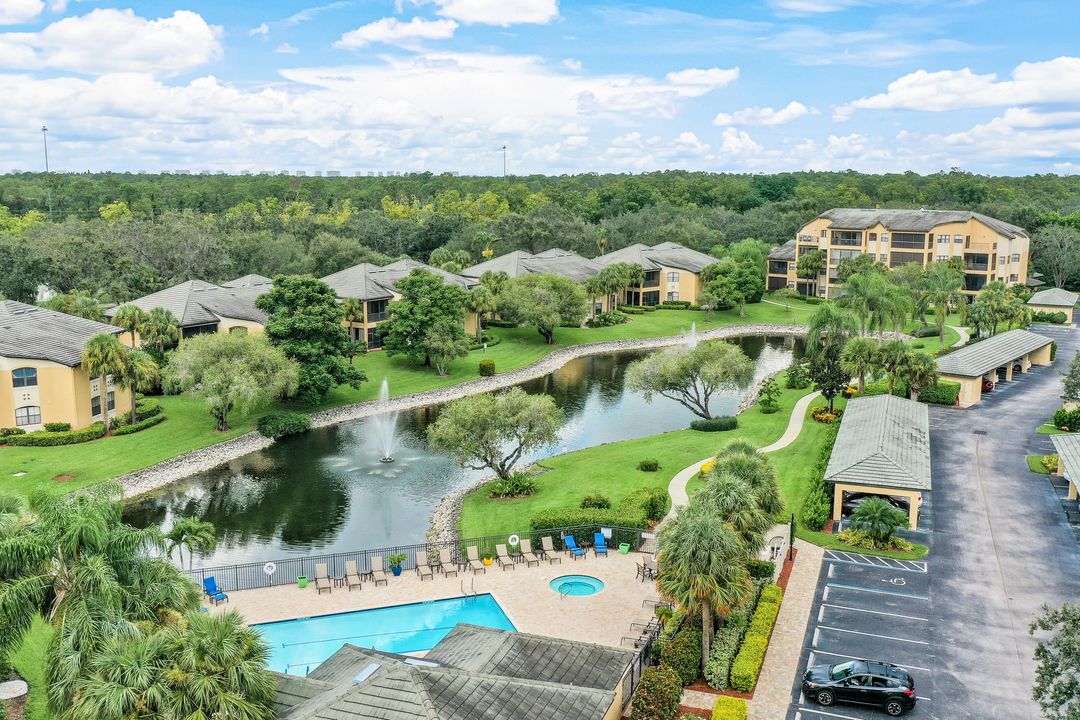 195 Vintage Cir #403, Naples, FL 34119