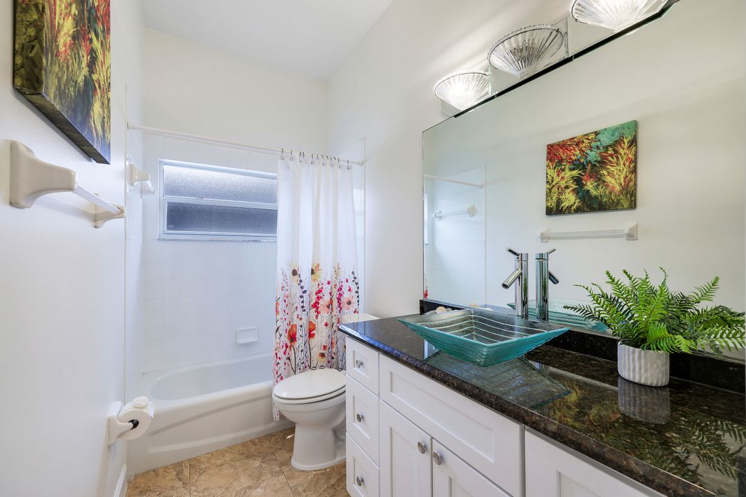 2237 Heritage Greens Dr, Naples, FL 34119