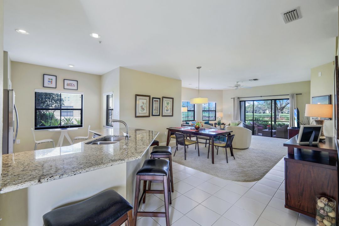 220 Vintage Cir #B101, Naples, FL 34119