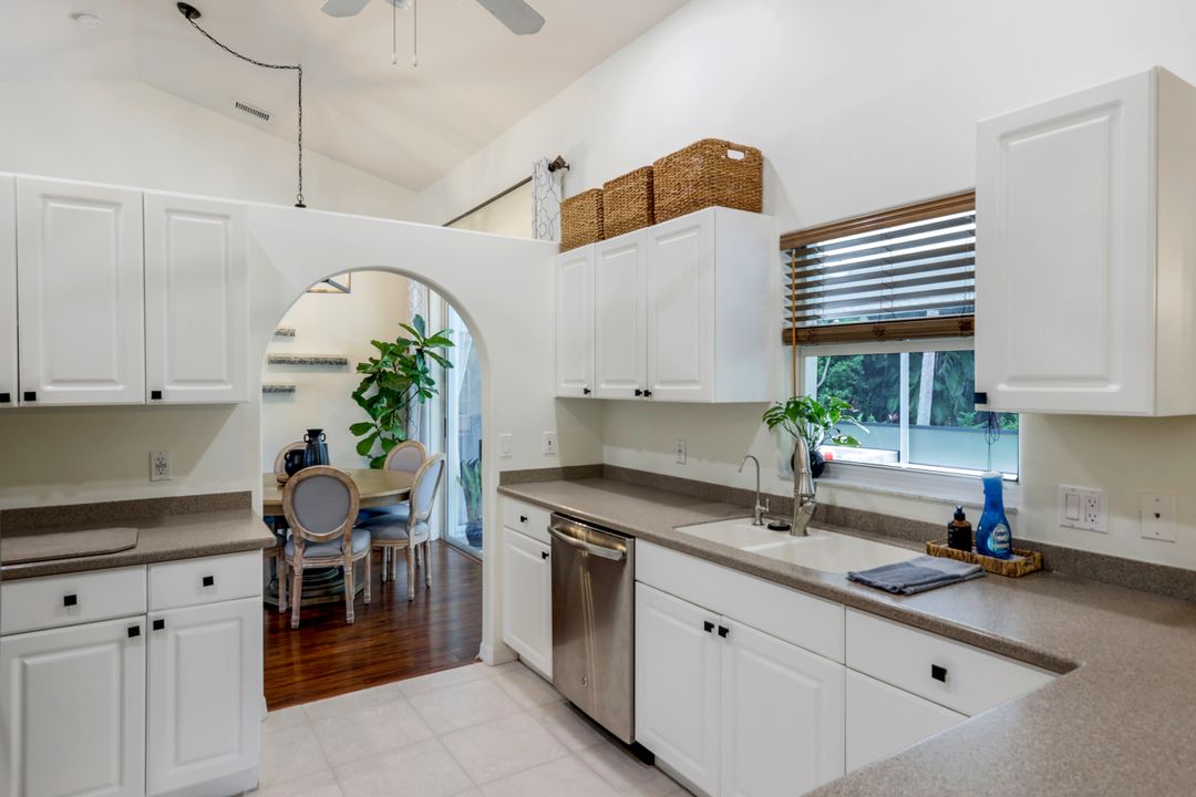 124 Heritage Way, Naples, FL 34110