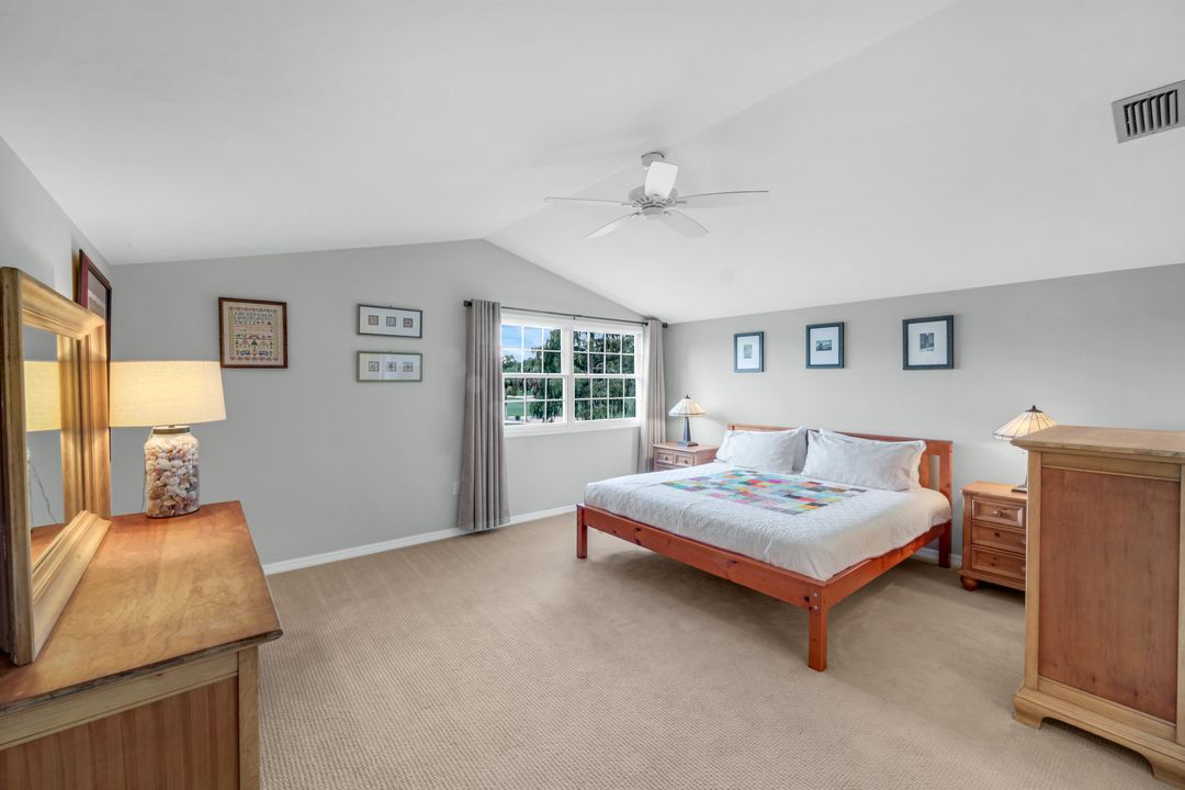 28 Golf Cottage Dr, Naples, FL 34105