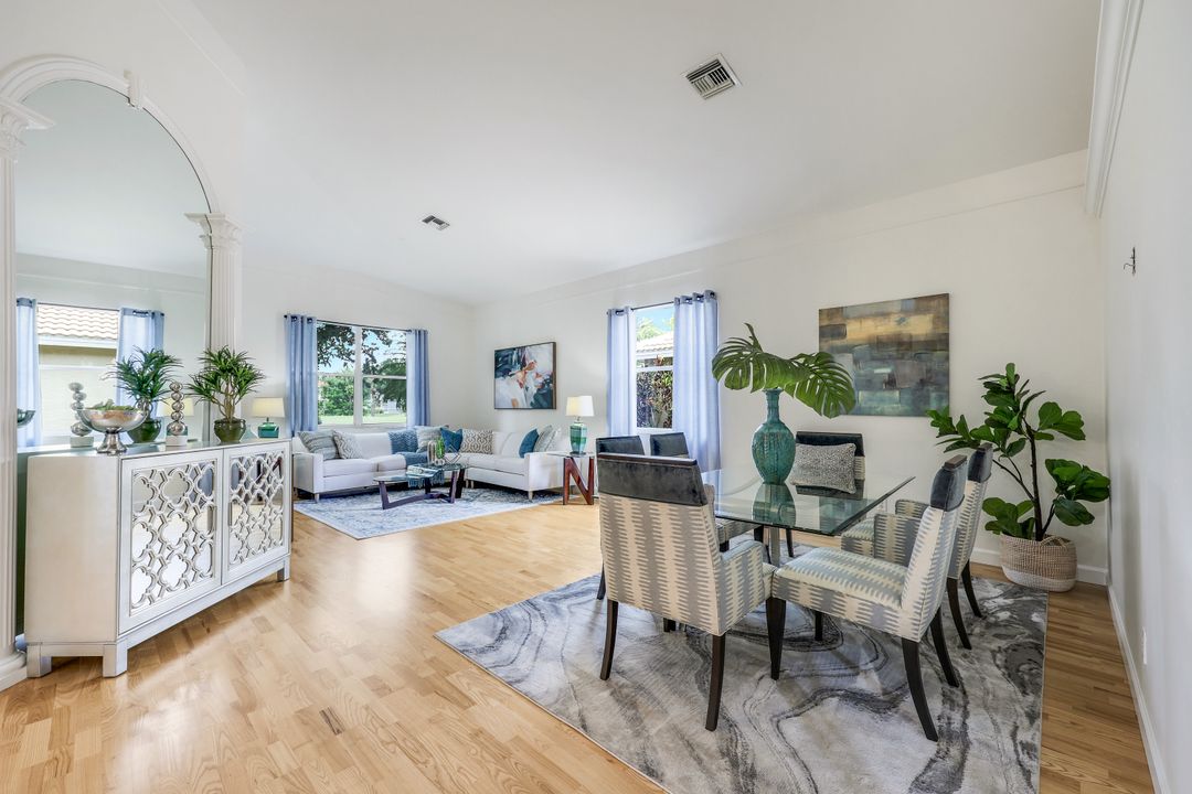 2237 Heritage Greens Dr, Naples, FL 34119