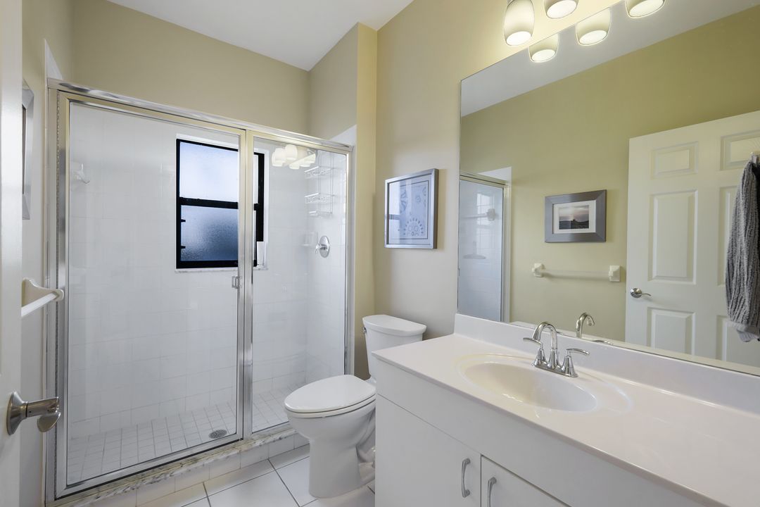 220 Vintage Cir #B101, Naples, FL 34119