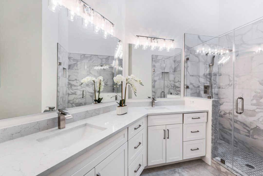 195 Vintage Cir #403, Naples, FL 34119