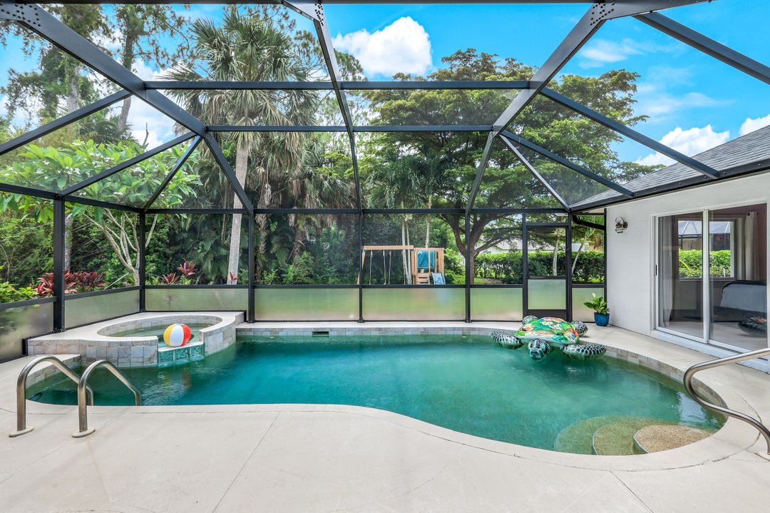 124 Heritage Way, Naples, FL 34110