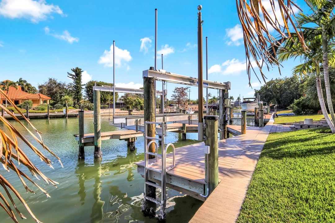 1126 Harbour Cottage Ct, Sanibel, FL 33957