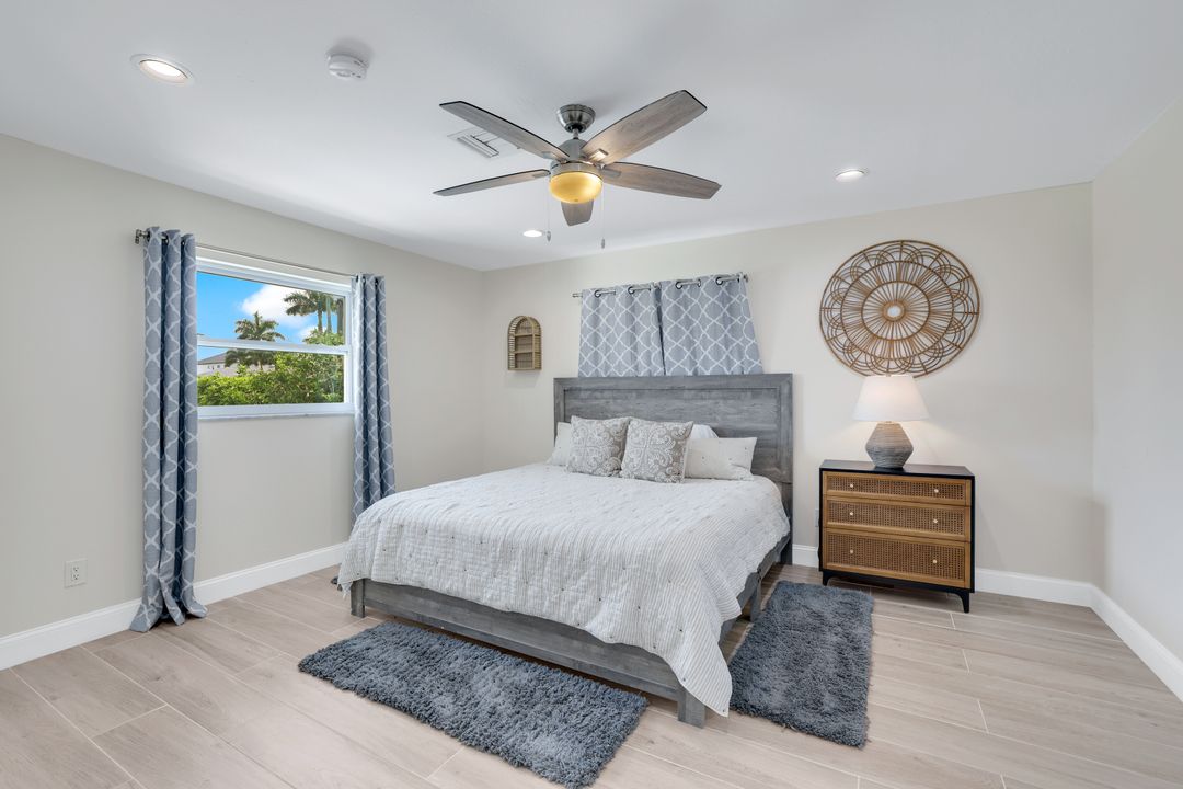373 Egret Ave, Naples, FL 34108