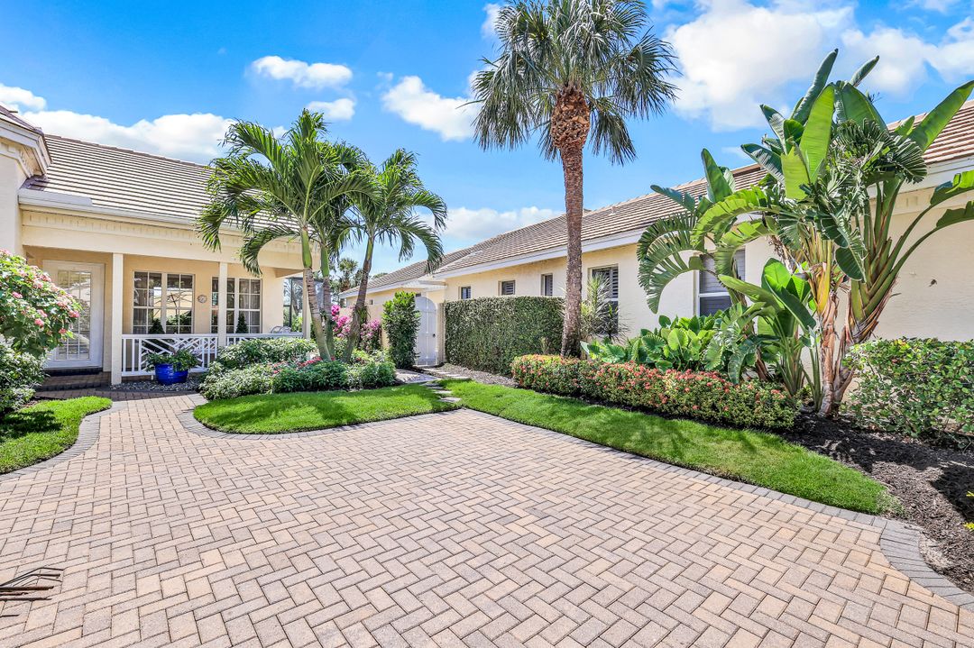 3687 Olde Cottage Ln, Bonita Springs, FL 34134