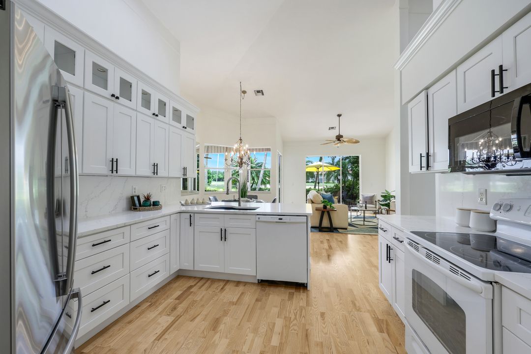 2237 Heritage Greens Dr, Naples, FL 34119