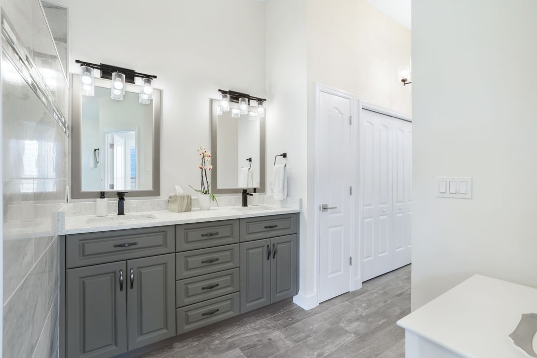 1507 Vintage Ln, Naples, FL 34104