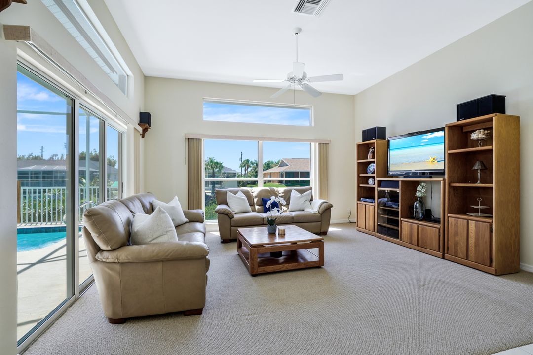 5561 Harborage Dr, Fort Myers, FL 33908