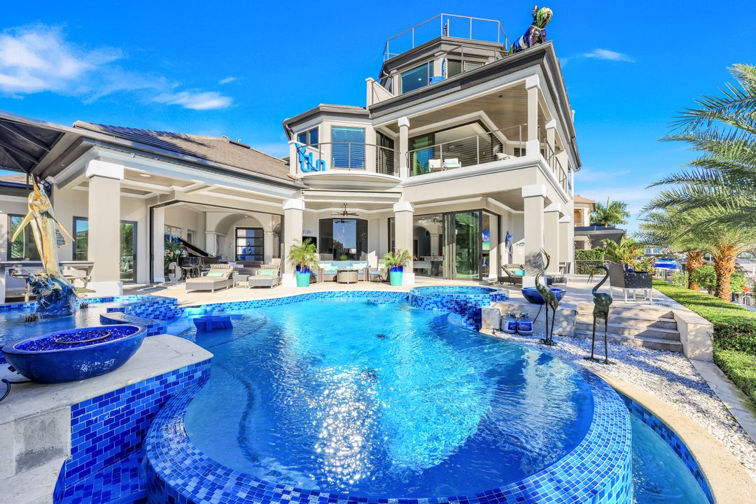 1518 Hermitage Ln, Cape Coral, FL 33914