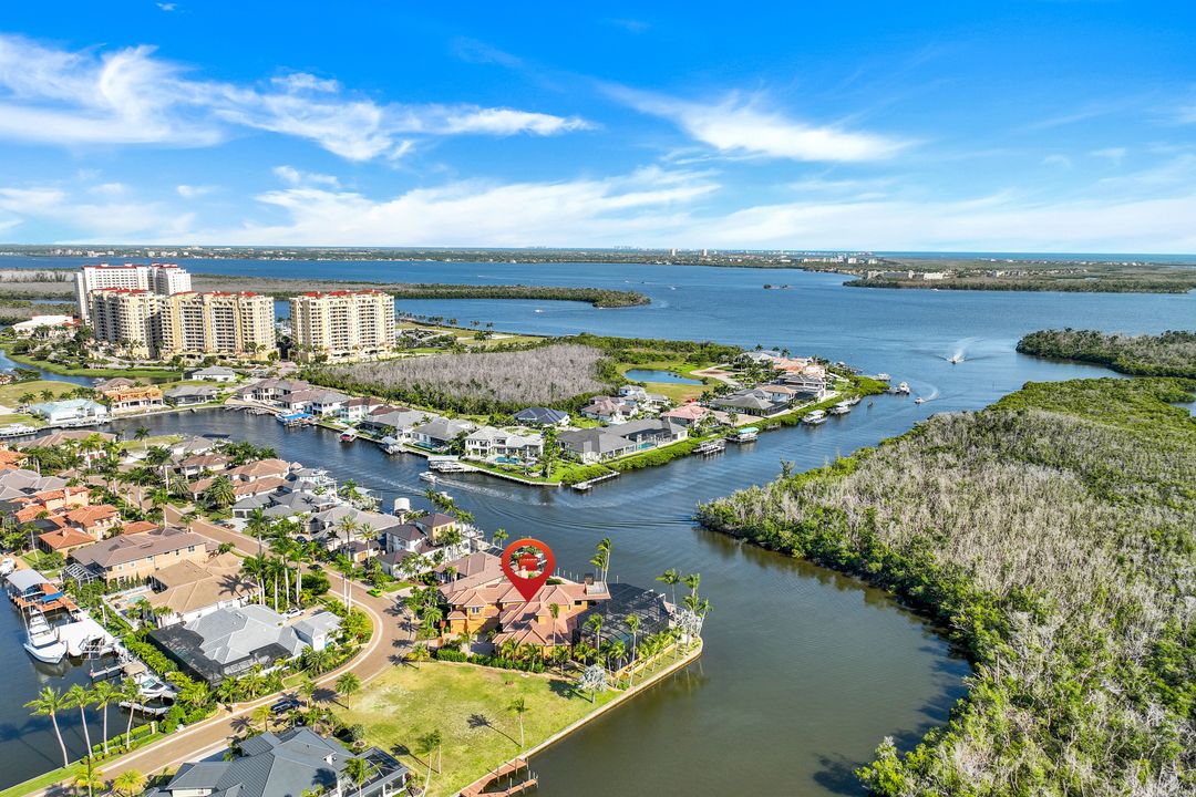 1532 Hermitage Ln, Cape Coral, FL 33914