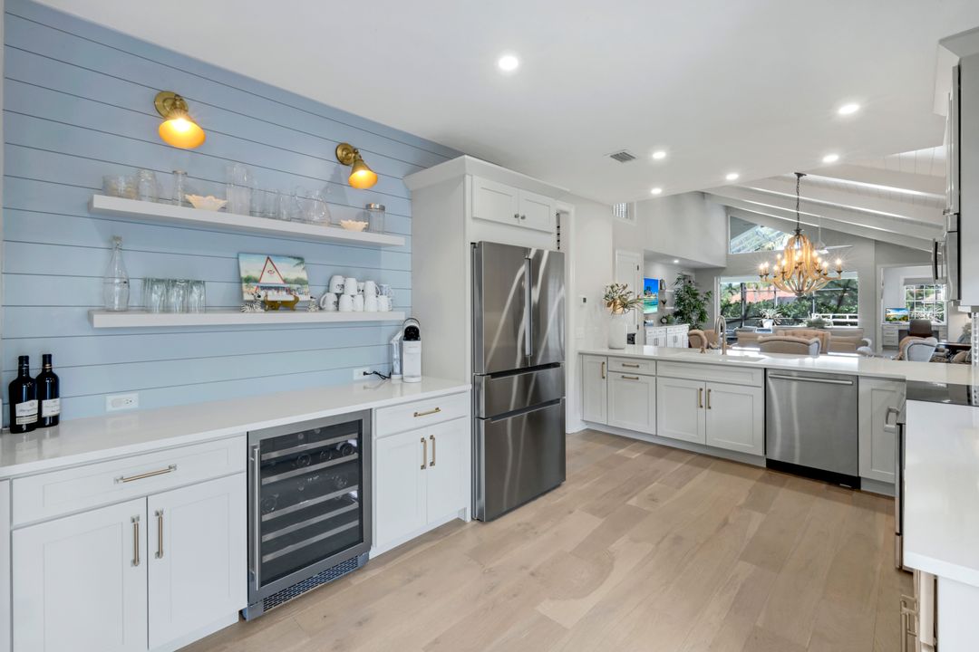 18 Golf Cottage Dr, Naples, FL 34105