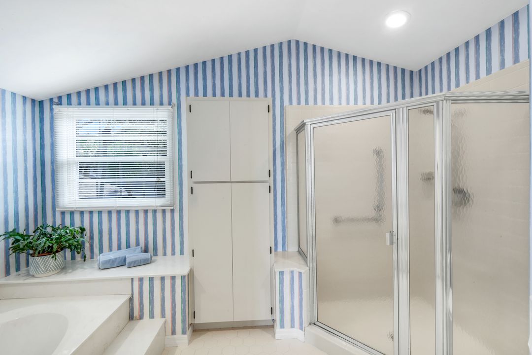 28 Golf Cottage Dr, Naples, FL 34105