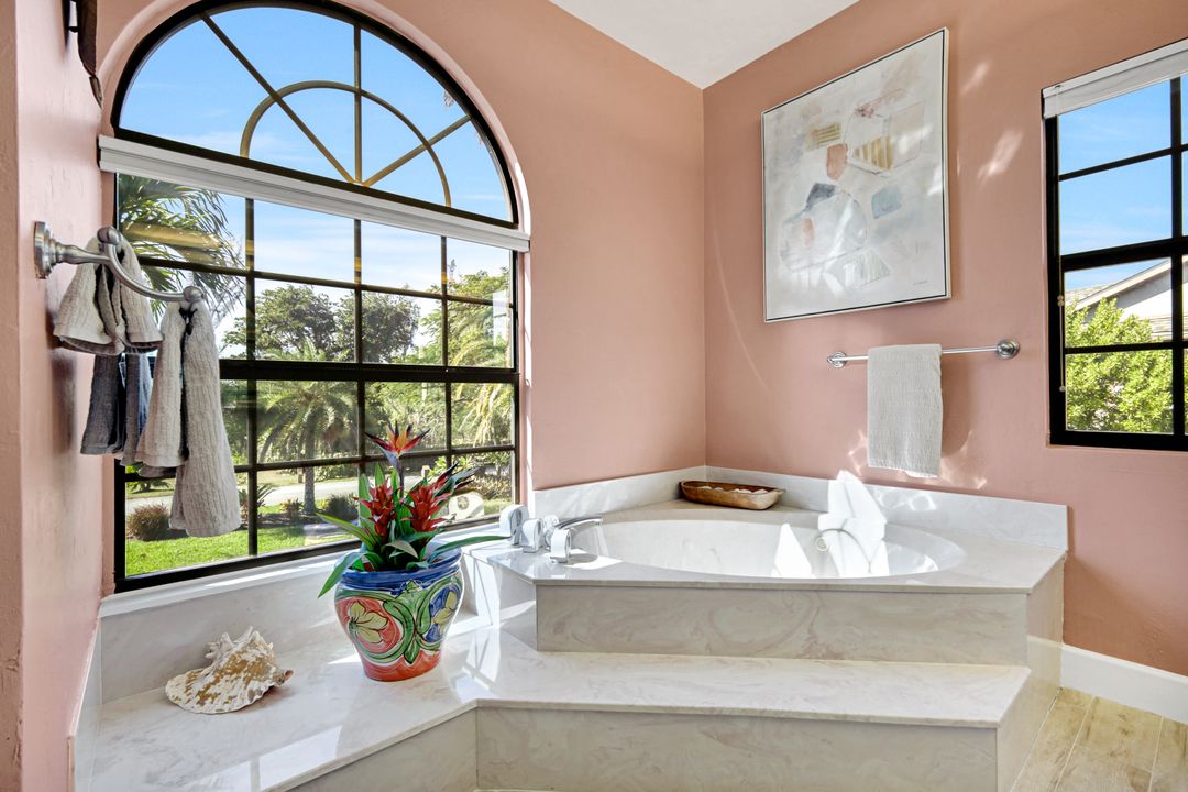 1126 Harbour Cottage Ct, Sanibel, FL 33957