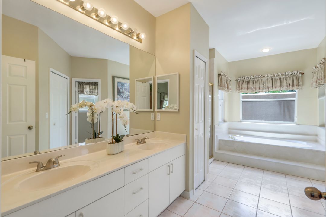 128 Heritage Way, Naples, FL 34110