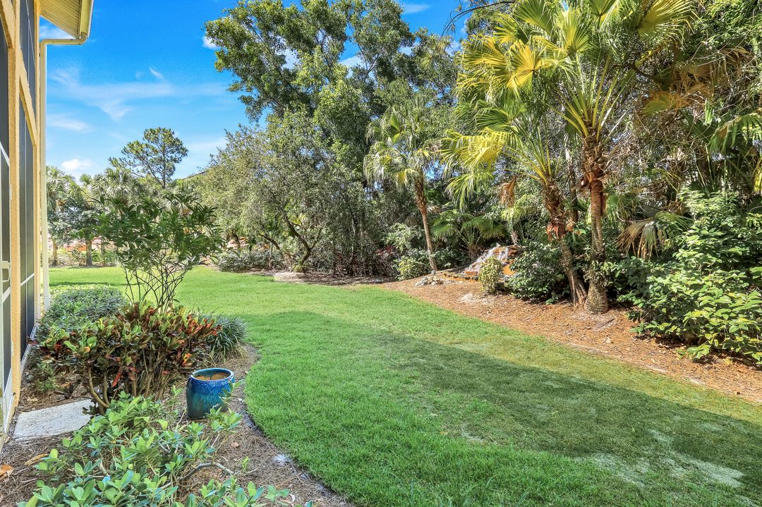 2365 Hidden Lake Dr #9, Naples, FL 34112