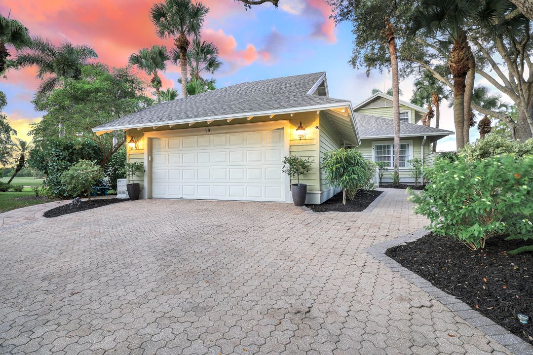 28 Golf Cottage Dr, Naples, FL 34105
