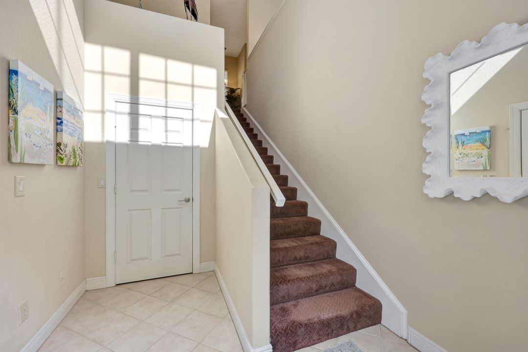 689 Vintage Reserve Cir #15D, Naples, FL 34119