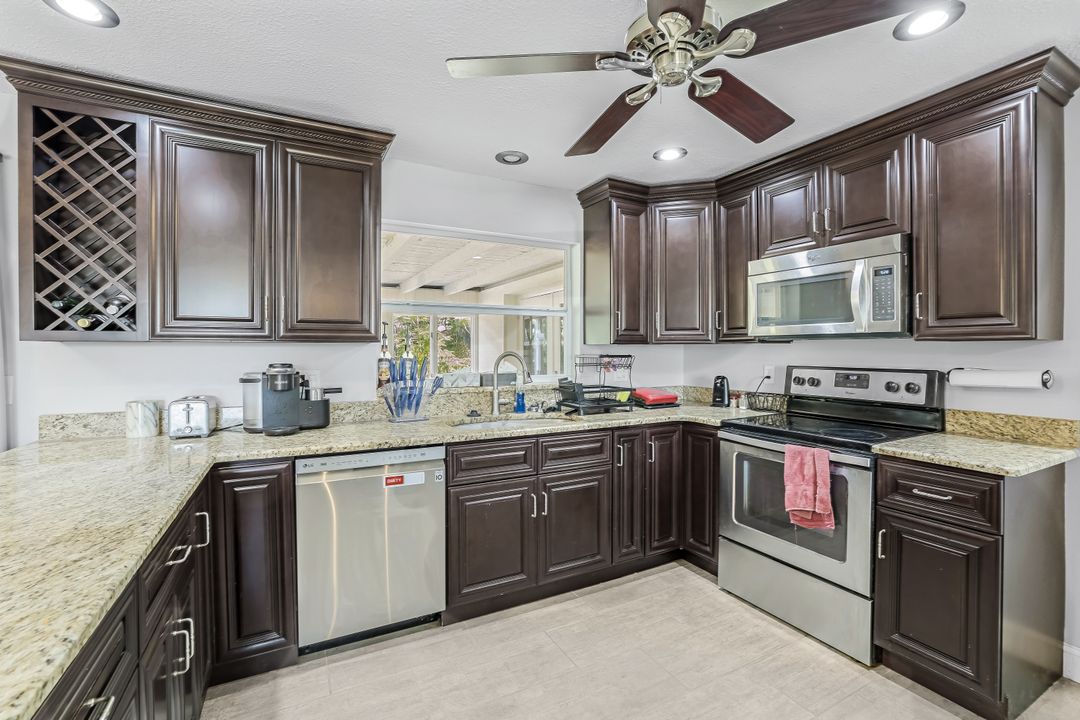 1670 N Hermitage Rd, Fort Myers, FL 33919